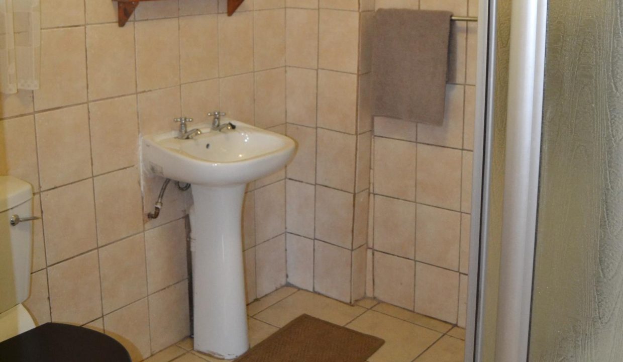 53368