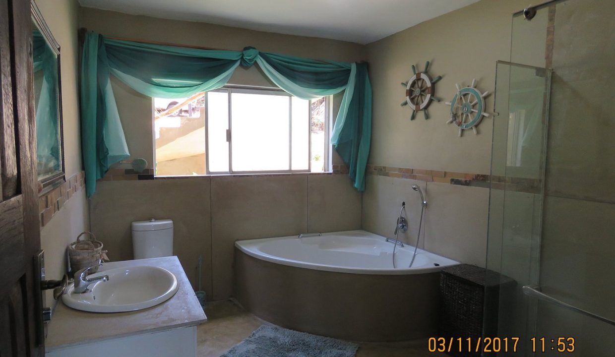 house-bela-vista-downstairs